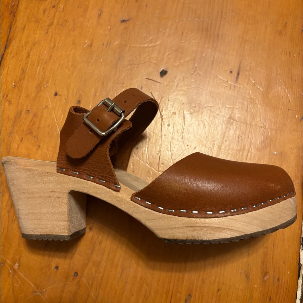 Lotta From Stockholm Tan Leather Clogs